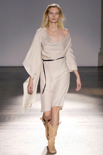 Look 11
